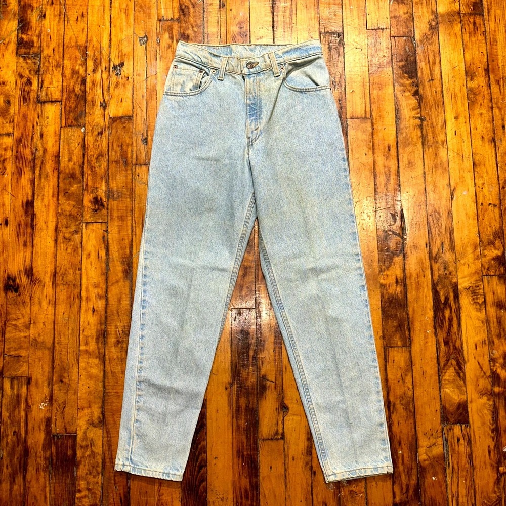 Levi's 550 Jeans Women's Size 9 Blue Denim Relaxed Fit Tapered Leg Light Wash